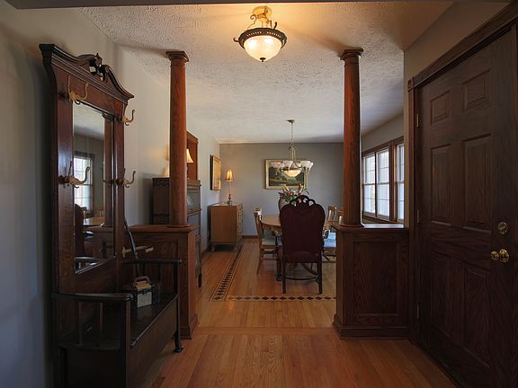 3rd image of 25951 Hilliard Blvd