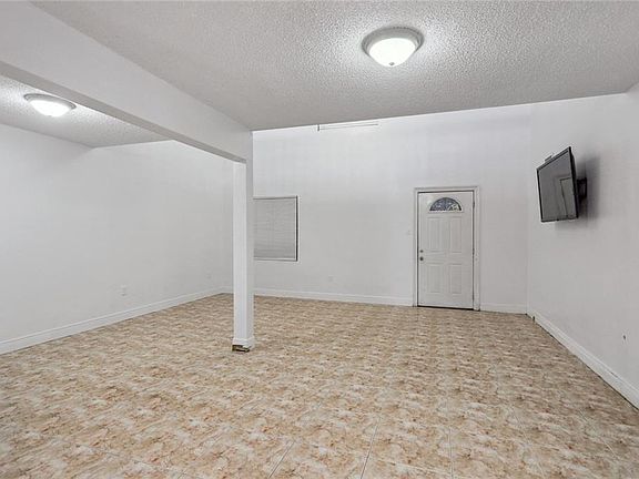 3rd image of 13001 Deauville Ct