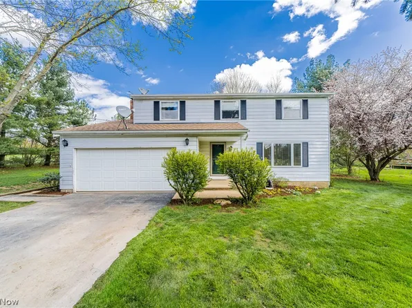 16775 Snyder Rd, Chagrin Falls, OH 44023