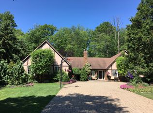 8280 Chestnut Blvd, Broadview Heights, OH 44147