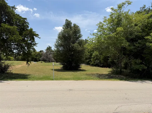 12 Winston Dr, Desoto, TX 75115