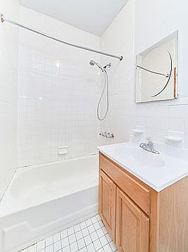 4th image of 462 9th Ave #9