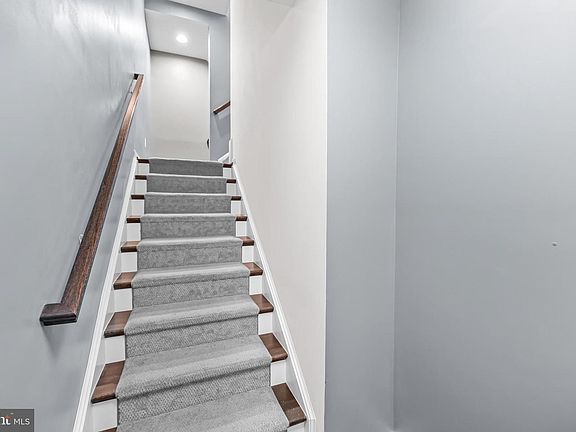 5th image of 8131 Honey Bee Way