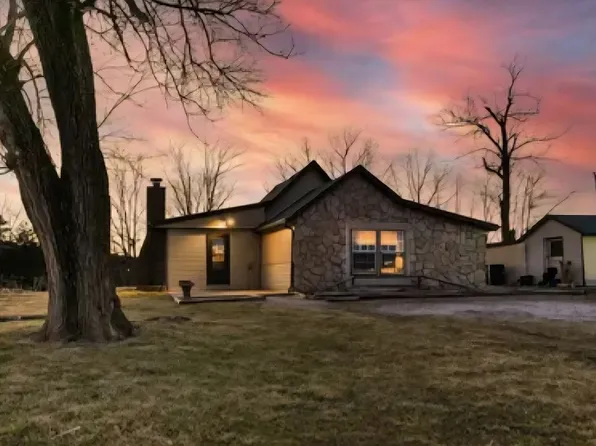 2081 Sand Ridge Rd, Marshfield, MO 65706