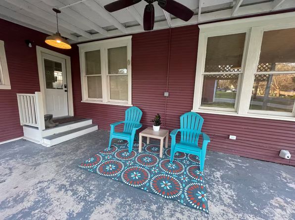 900 Maple St, Lockhart, TX 78644