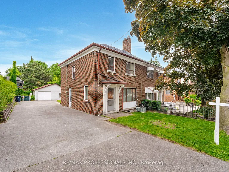111 Keele St — Photo 1