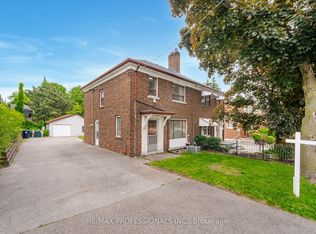 111 Keele St, Toronto, ON M6P2J8