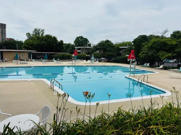 7551 Spring Lake Dr APT D1, Bethesda, MD 20817