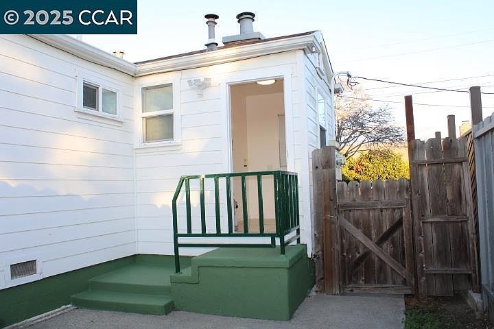 1st image of 827 33rd St #827