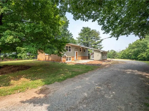 3797 Transou Rd, Pfafftown, NC 27040
