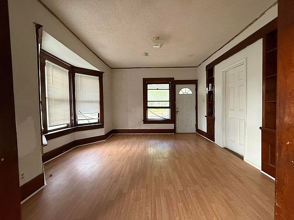 4th image of 609 E 13th Ave