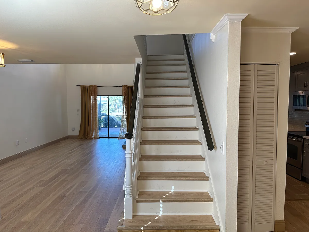 Building Photo - 10444 Saint Tropez Pl