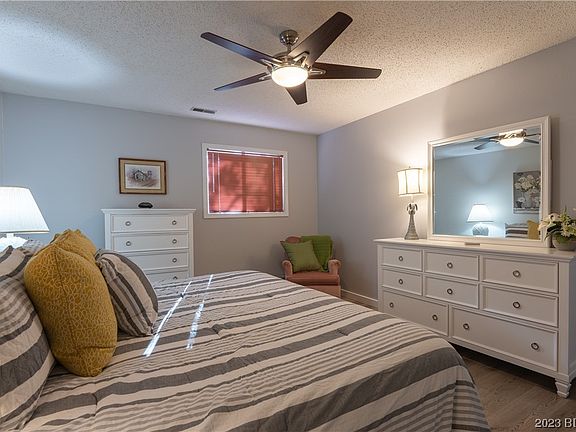 4th image of 60 Palm Ln