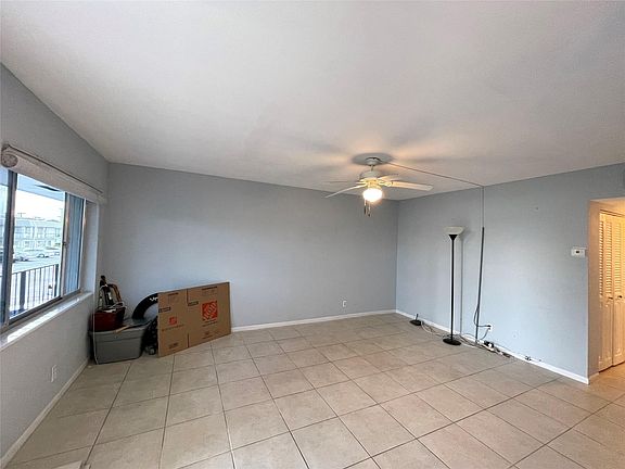 4th image of 2440 Lake Osborne Drive #201