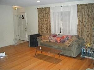 3rd image of 10421 Laramie Ave