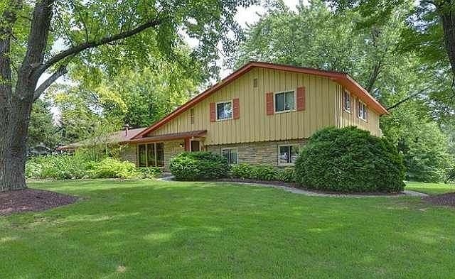 1st image of 19365 Cromwell Ct E