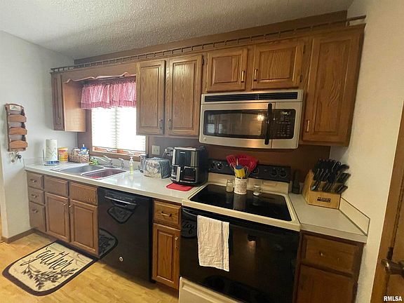 5th image of 814 13th Ave N Unit 8B