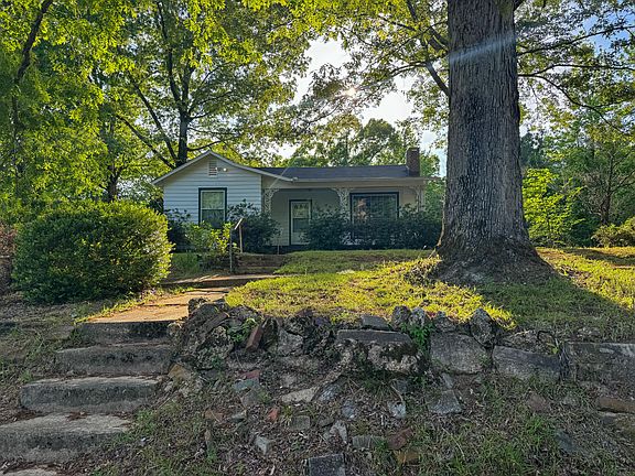 2nd image of 1619 Ridge Rd