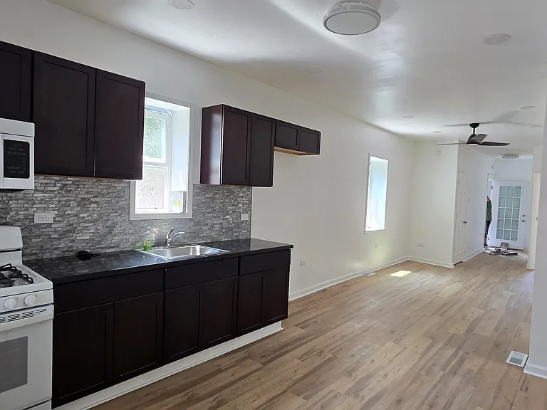 145 N 21st Ave #1 — Photo 1