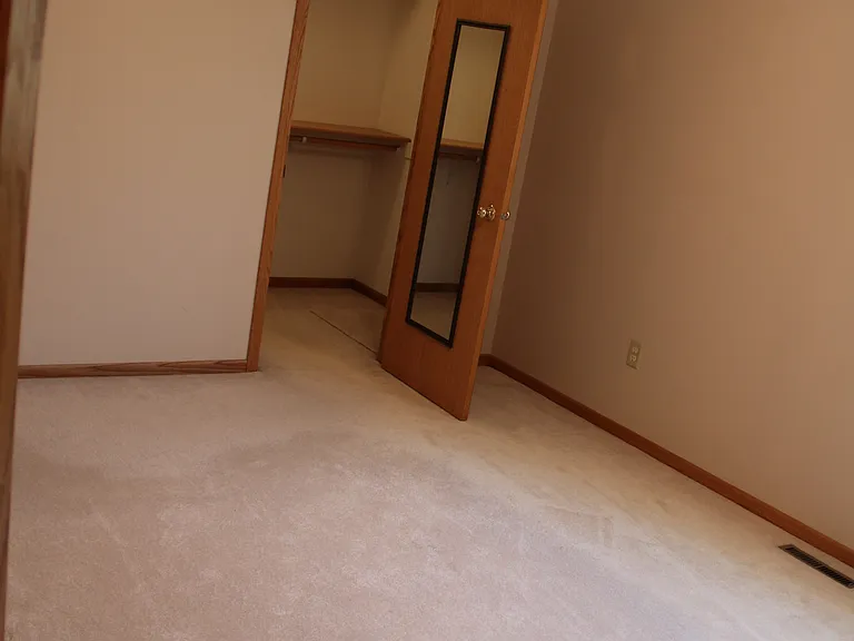 3902 Meadow Brook Ct — Photo 8