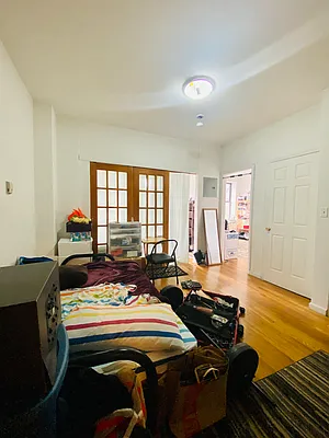 Rented by Compass | media 7