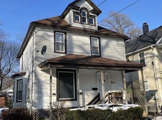 12 N Saint James St, Waukegan, IL 60085