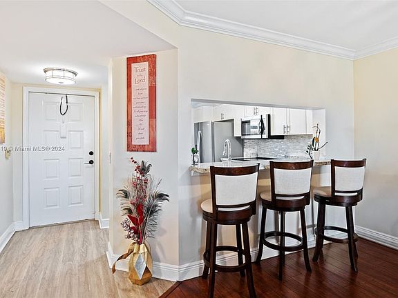 5th image of 10360 NW 30th Ct APT 402