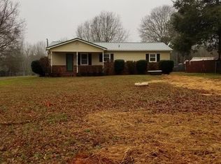 418 Hickory Nut Dr, Inman, SC 29349