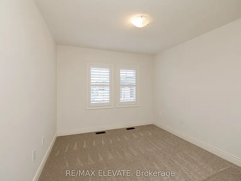 255 McKean Dr N — Photo 27