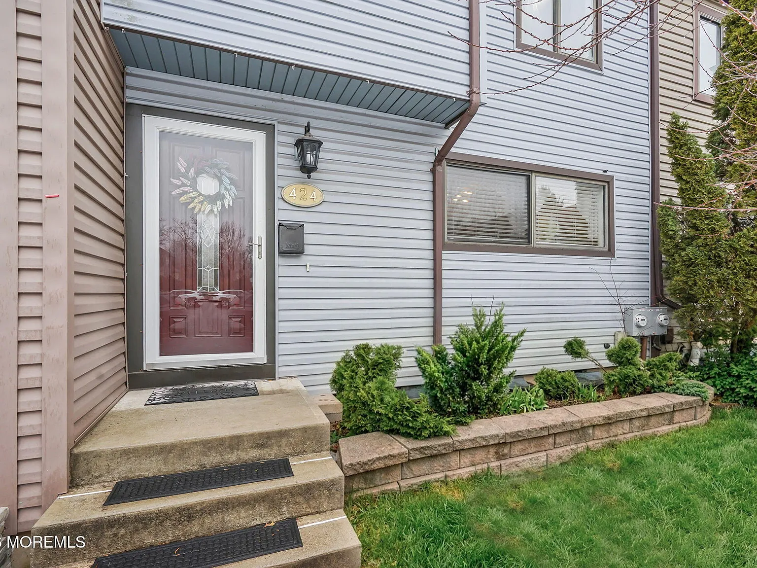 3 bed, 2.5 bath, 1420 sqft, $3,200 — Photo 2