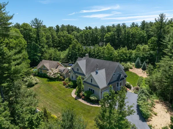 46-48 Paradise Ln, Rochester, MA 02770