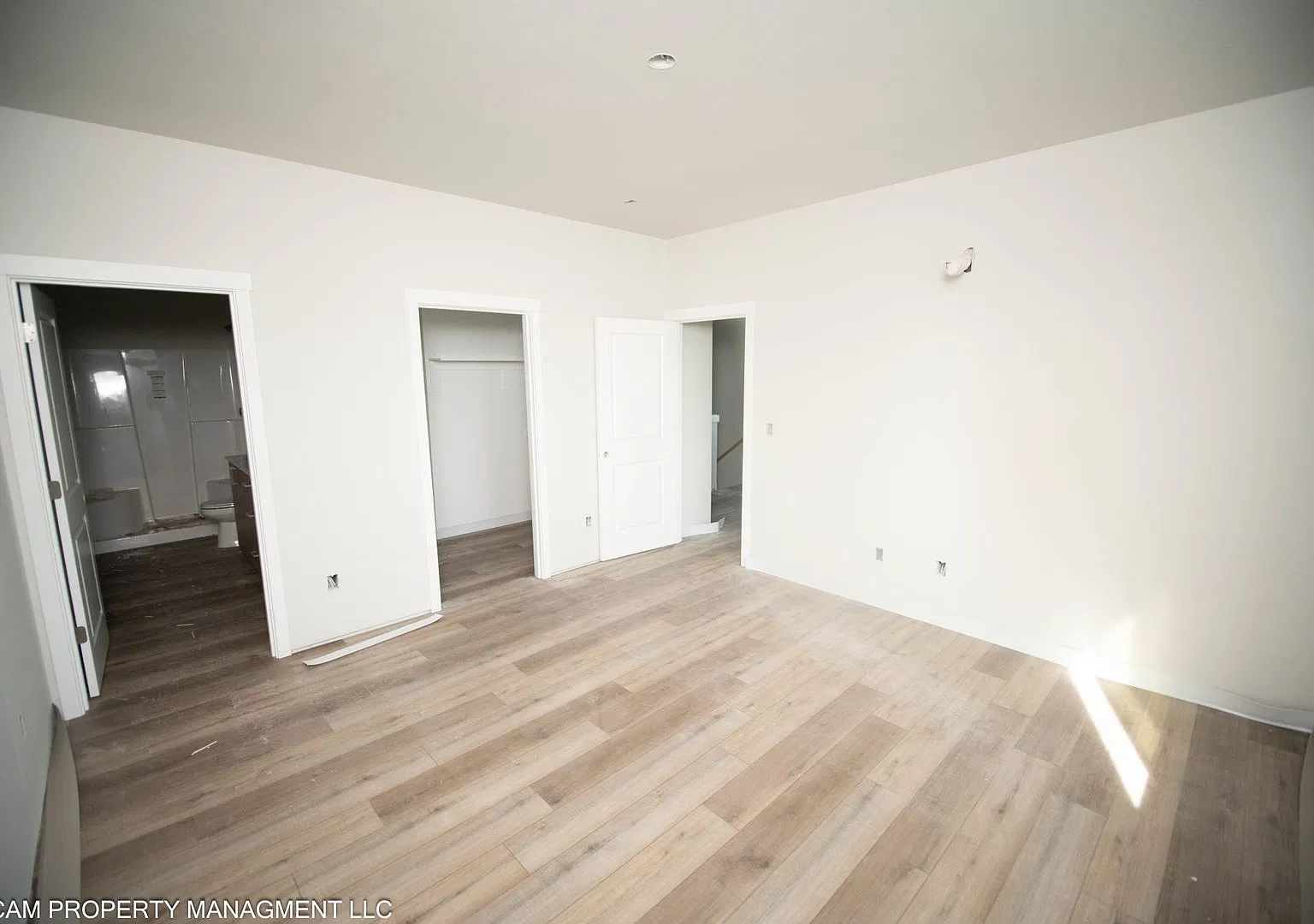 4-Bedroom, 2.5-Bathroom Townhome! — Photo 4
