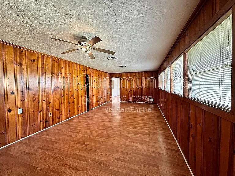 3 bed, 2.0 bath, 1978 sqft, $1,675 — Photo 4