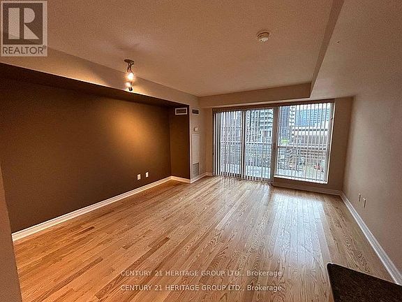 5th image of 250 Wellington St W #534