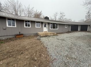 6208 Dark Hollow Rd, Medford, OR 97501