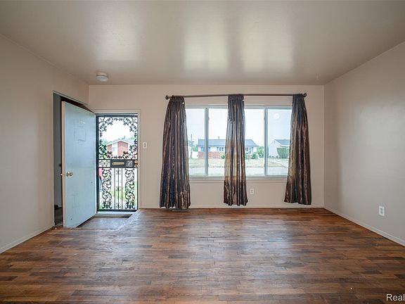 2nd image of 2045 Flamingo Dr
