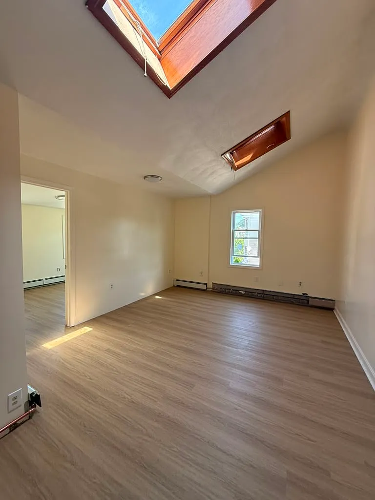 3 bed, $3,500 — Photo 2