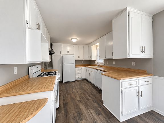 3rd image of 505 W 70th St
