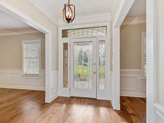 5th image of 2219 Hawkcrest Dr