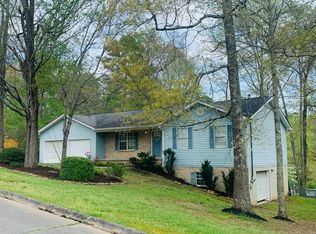 104 Pioneer Dr, Clinton, TN 37716
