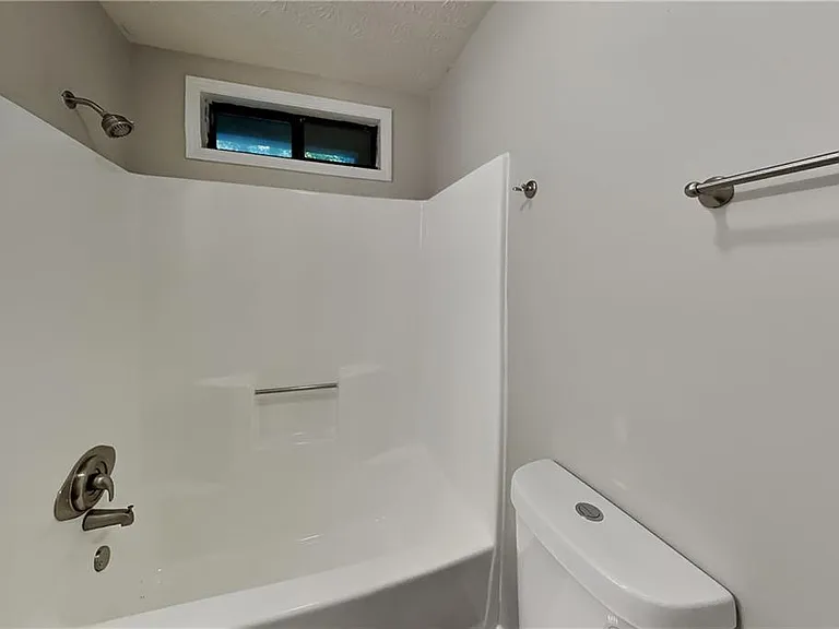 4094 Maxanne Dr NW — Photo 13