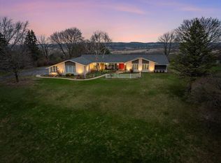 S32W27650 Daleview Dr, Waukesha, WI 53189