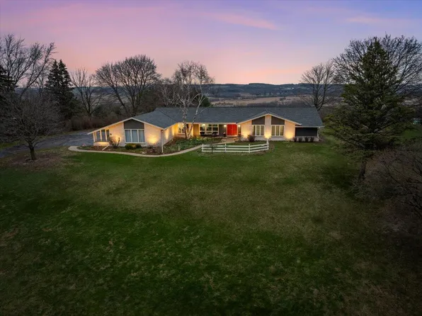 S32W27650 Dale View DRIVE, Waukesha, WI 53189