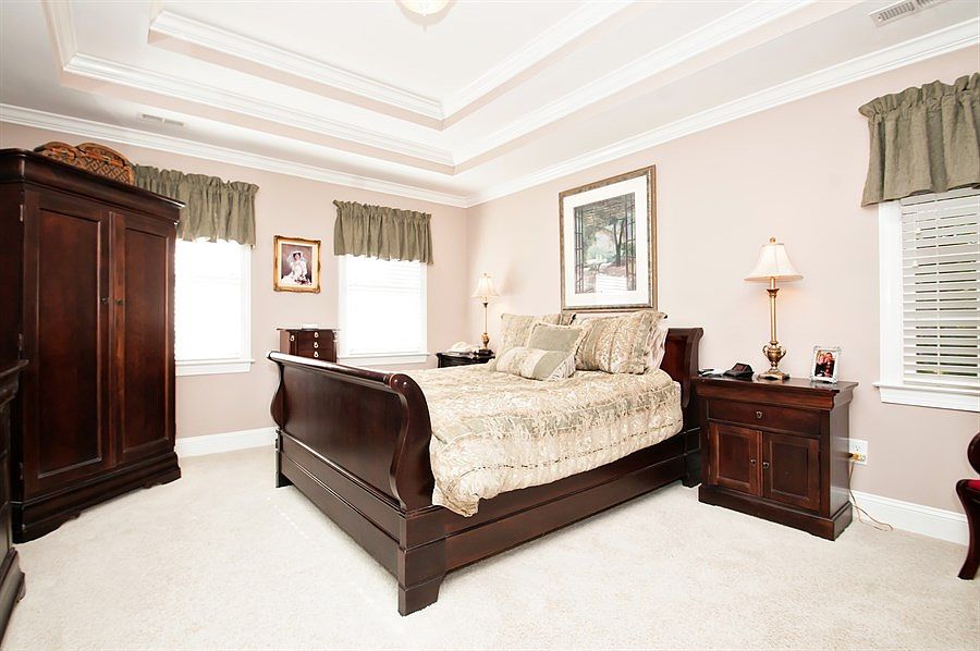 1st image of 4003 Smithfield Dr