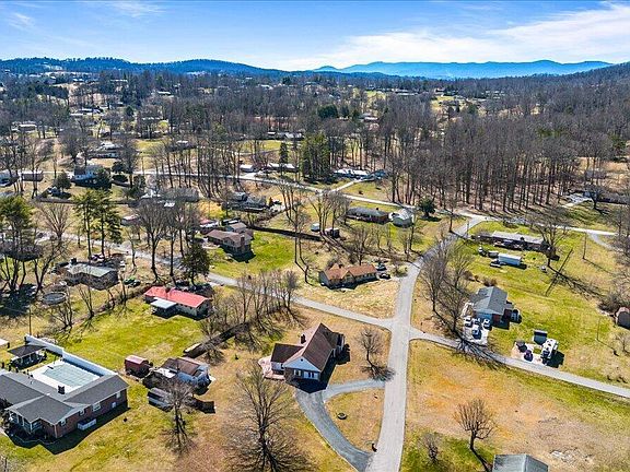 4th image of 154 Scarlett Dr