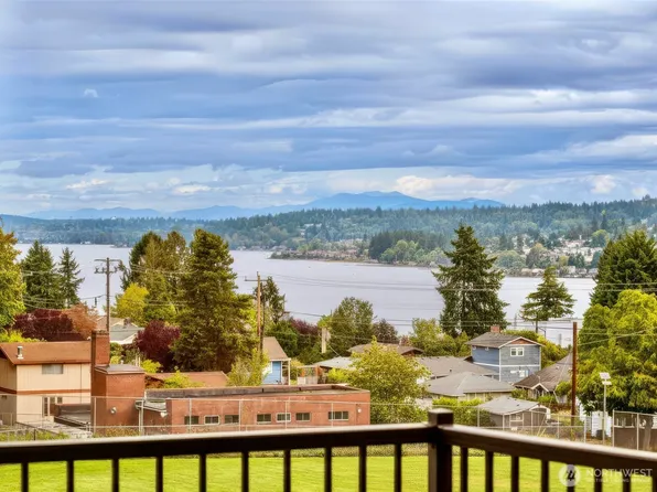 8253 S 118th Street, Seattle, WA 98178