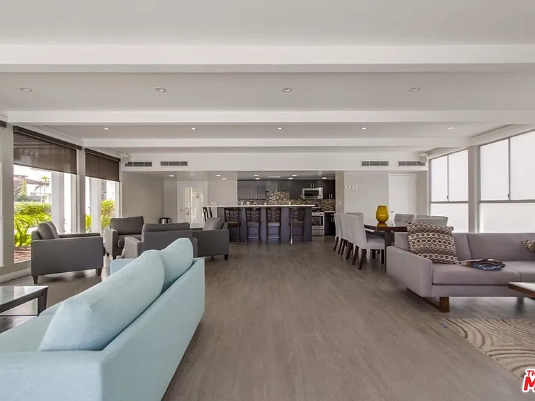 7250 Franklin Ave #702 — Photo 12