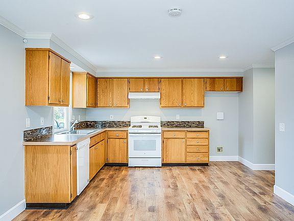 5th image of 1259 NE 17th Ave