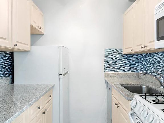 5th image of 333 E 14th St APT 16G