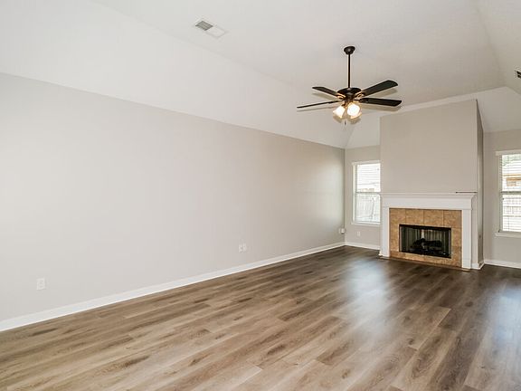 5th image of 45 Willow Springs Ln